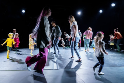 Plakat wydarzenia:  Warsztaty TANIEC W RODZINIE (Warsztaty dla rodzin z dziećmi w wieku 4 – 6 lat) 